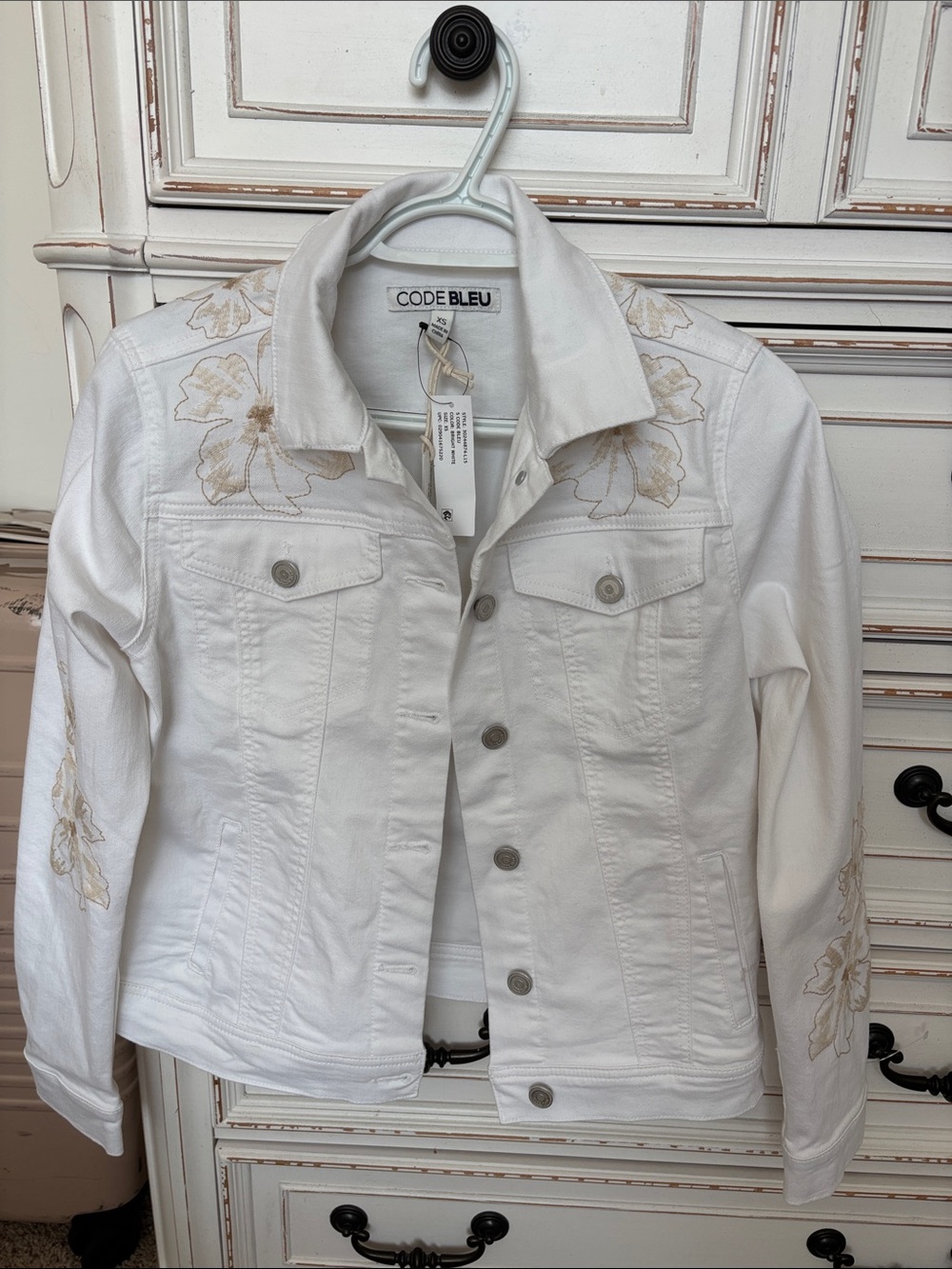 BRAND NWT Code Bleu White Denim Jacket with Beige Floral Embroidery